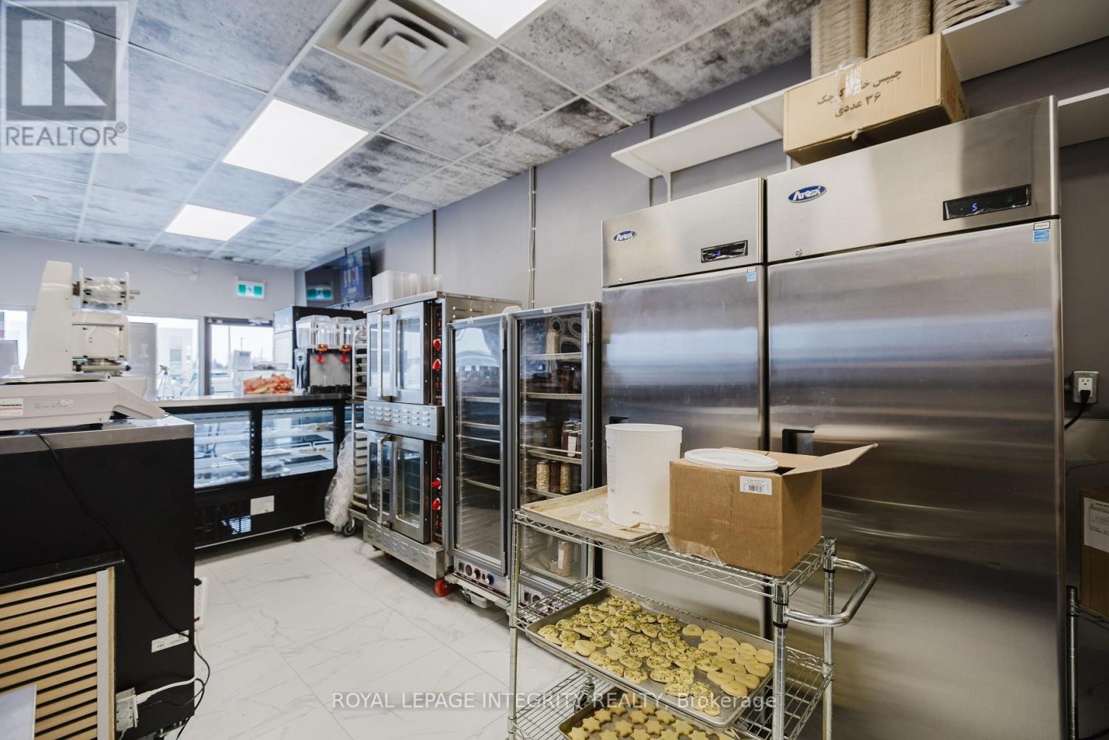 












11 - 1950 MERIVALE ROAD

,
Ottawa,




Ontario
K2G5T5

