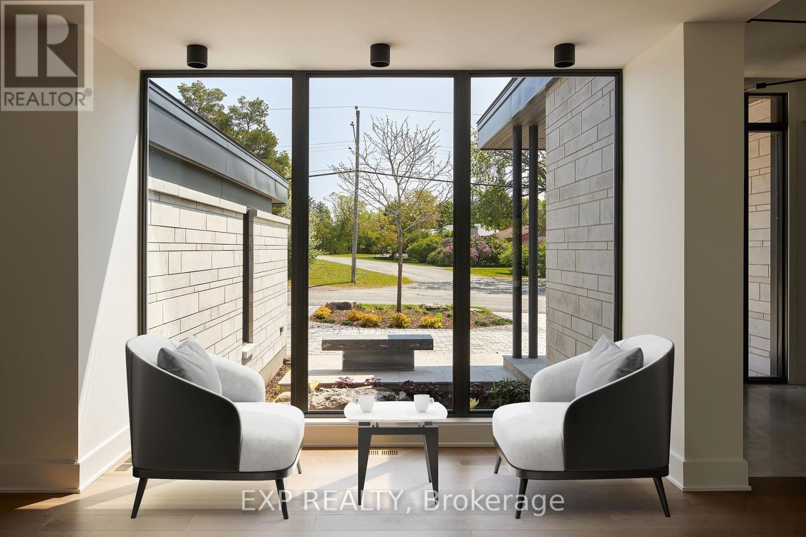 












32 CLOVELLY ROAD

,
Ottawa,




Ontario
K1J6M2

