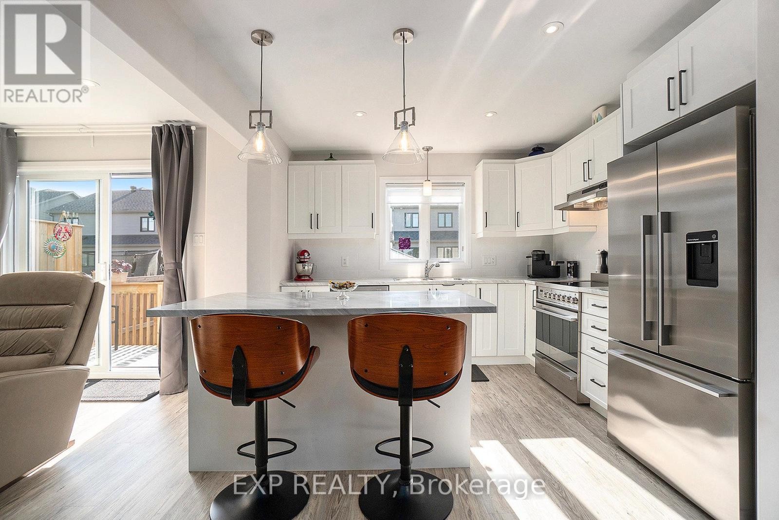 












704 AZURE STREET

,
Russell,




Ontario
K4R1E5

