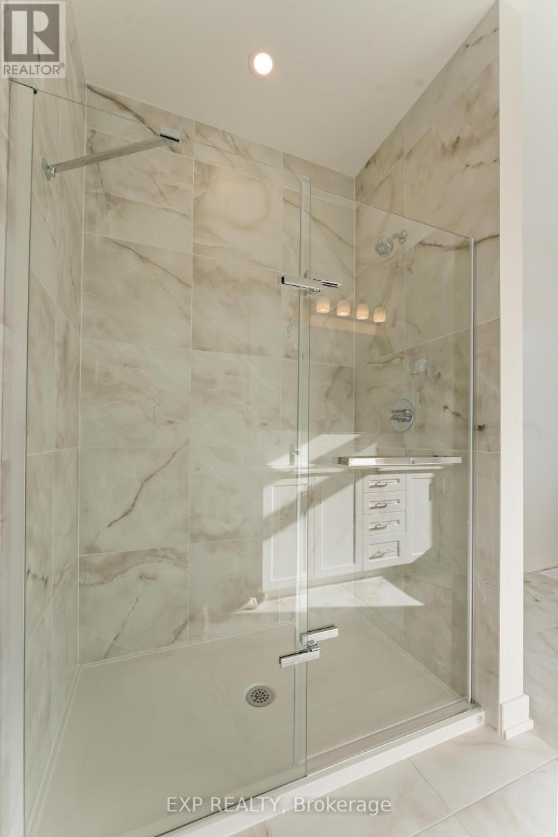 












1752 ROTTERDAM CIRCLE

,
Ottawa,




Ontario
K2W1A5

