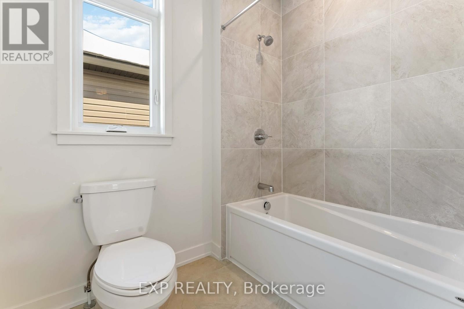 












1752 ROTTERDAM CIRCLE

,
Ottawa,




Ontario
K2W1A5

