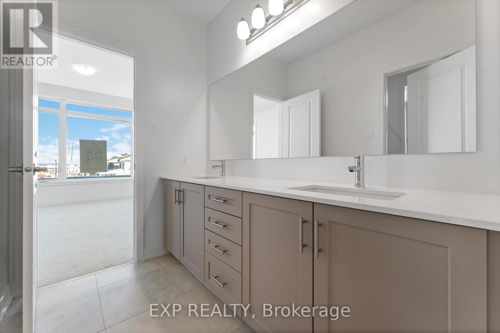 












1752 ROTTERDAM CIRCLE

,
Ottawa,




Ontario
K2W1A5

