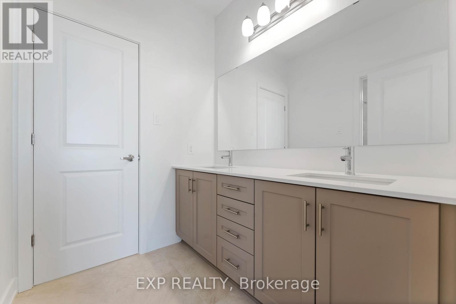 












1752 ROTTERDAM CIRCLE

,
Ottawa,




Ontario
K2W1A5

