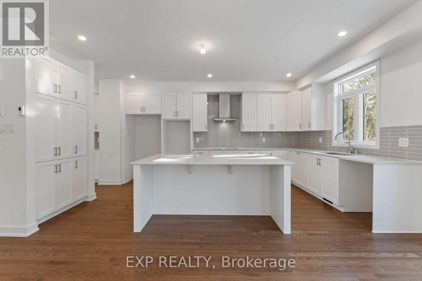 












1752 ROTTERDAM CIRCLE

,
Ottawa,




Ontario
K2W1A5

