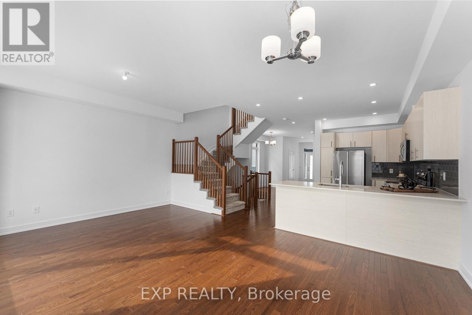 












27 MOOSONEE CRESCENT

,
Ottawa,




Ontario
K4M0L9

