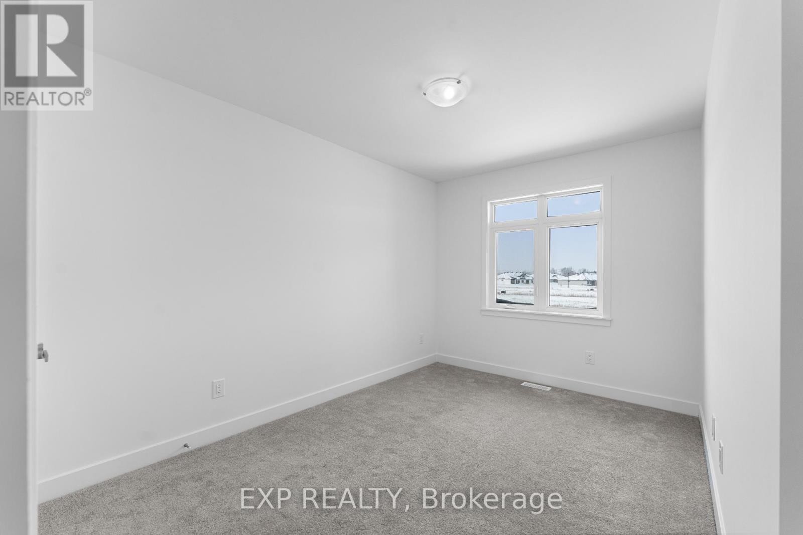 












27 MOOSONEE CRESCENT

,
Ottawa,




Ontario
K4M0L9

