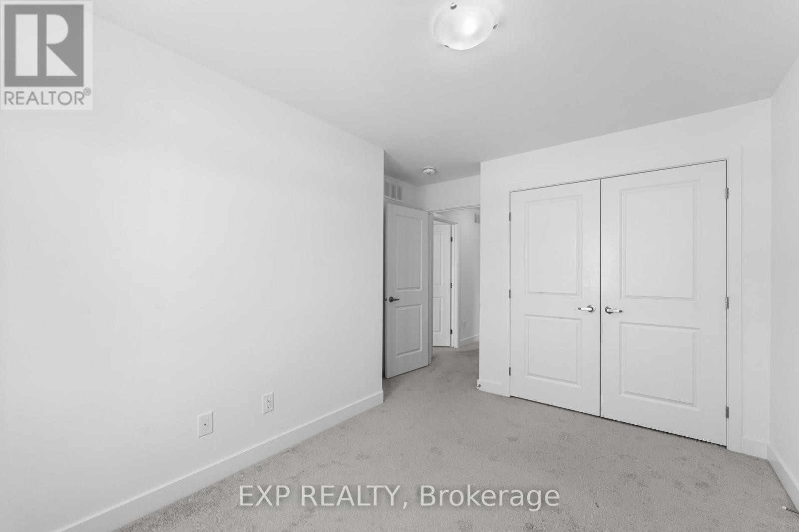 












27 MOOSONEE CRESCENT

,
Ottawa,




Ontario
K4M0L9

