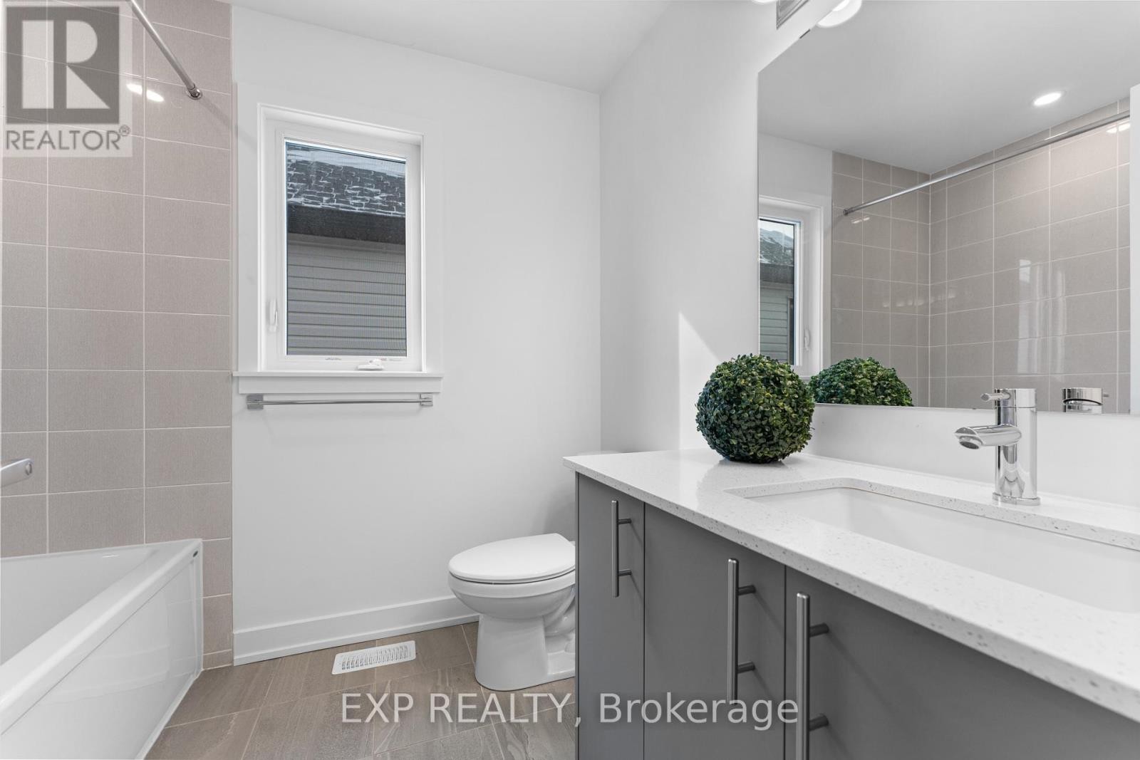 












27 MOOSONEE CRESCENT

,
Ottawa,




Ontario
K4M0L9

