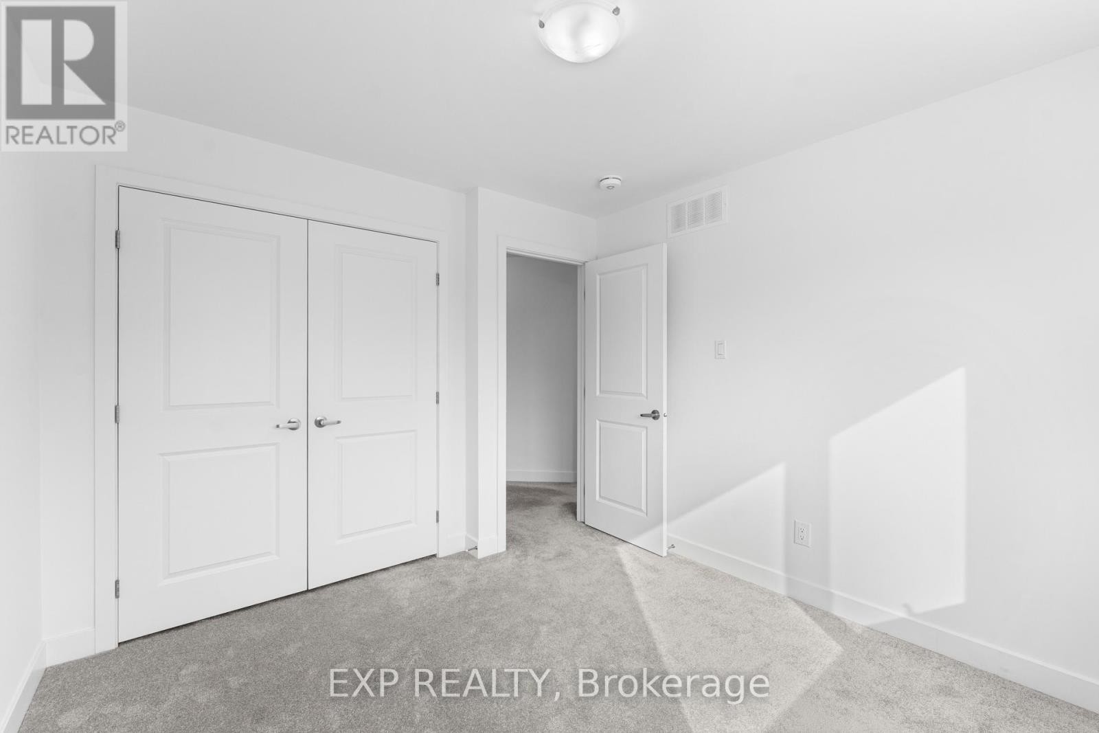 












27 MOOSONEE CRESCENT

,
Ottawa,




Ontario
K4M0L9

