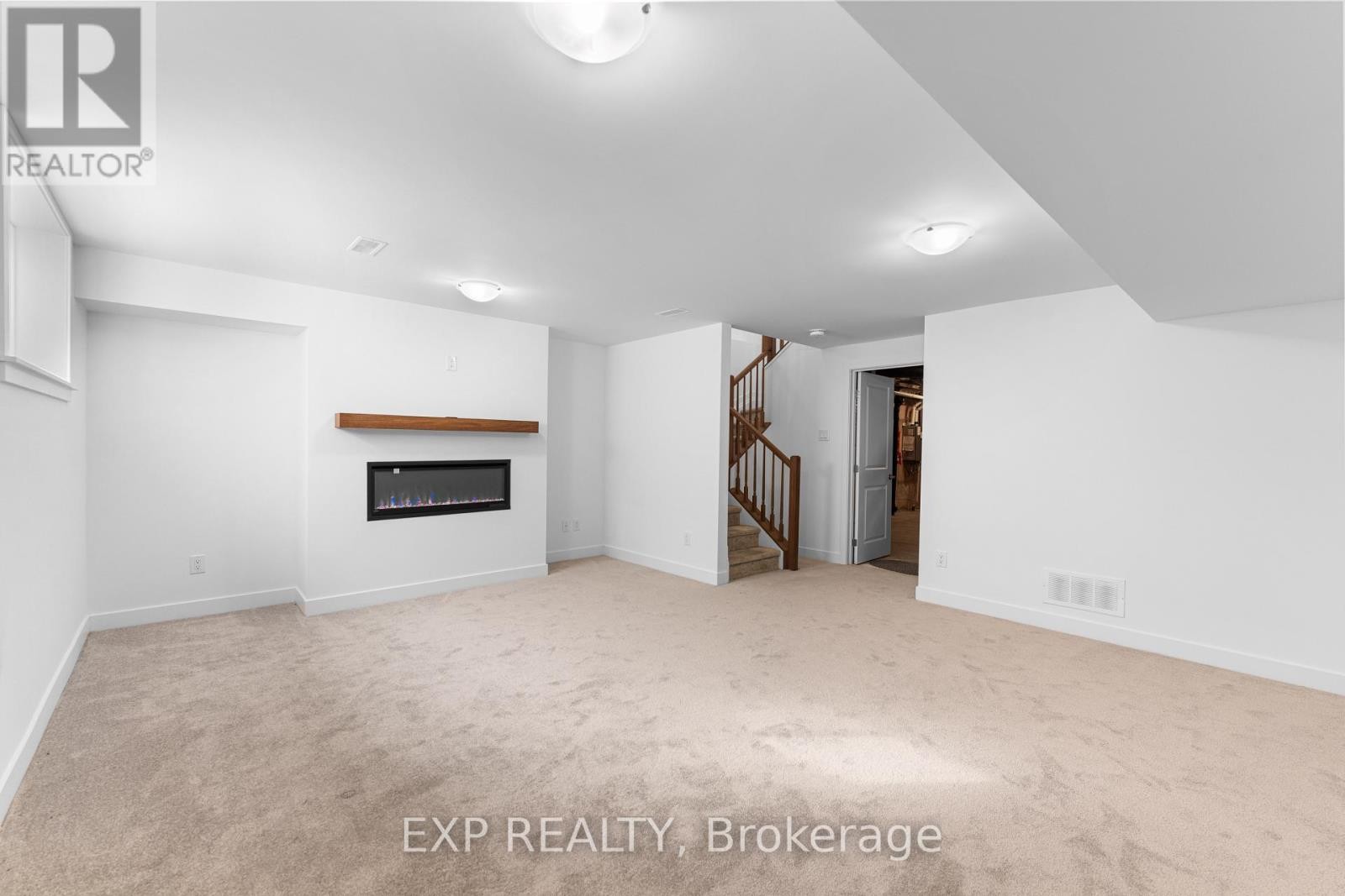 












27 MOOSONEE CRESCENT

,
Ottawa,




Ontario
K4M0L9

