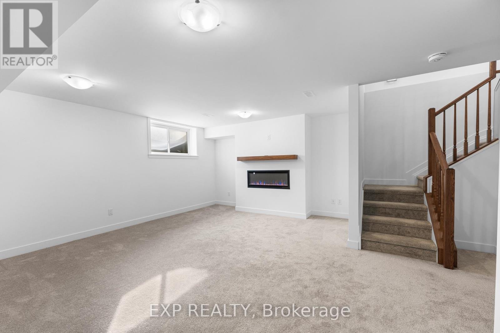 












27 MOOSONEE CRESCENT

,
Ottawa,




Ontario
K4M0L9

