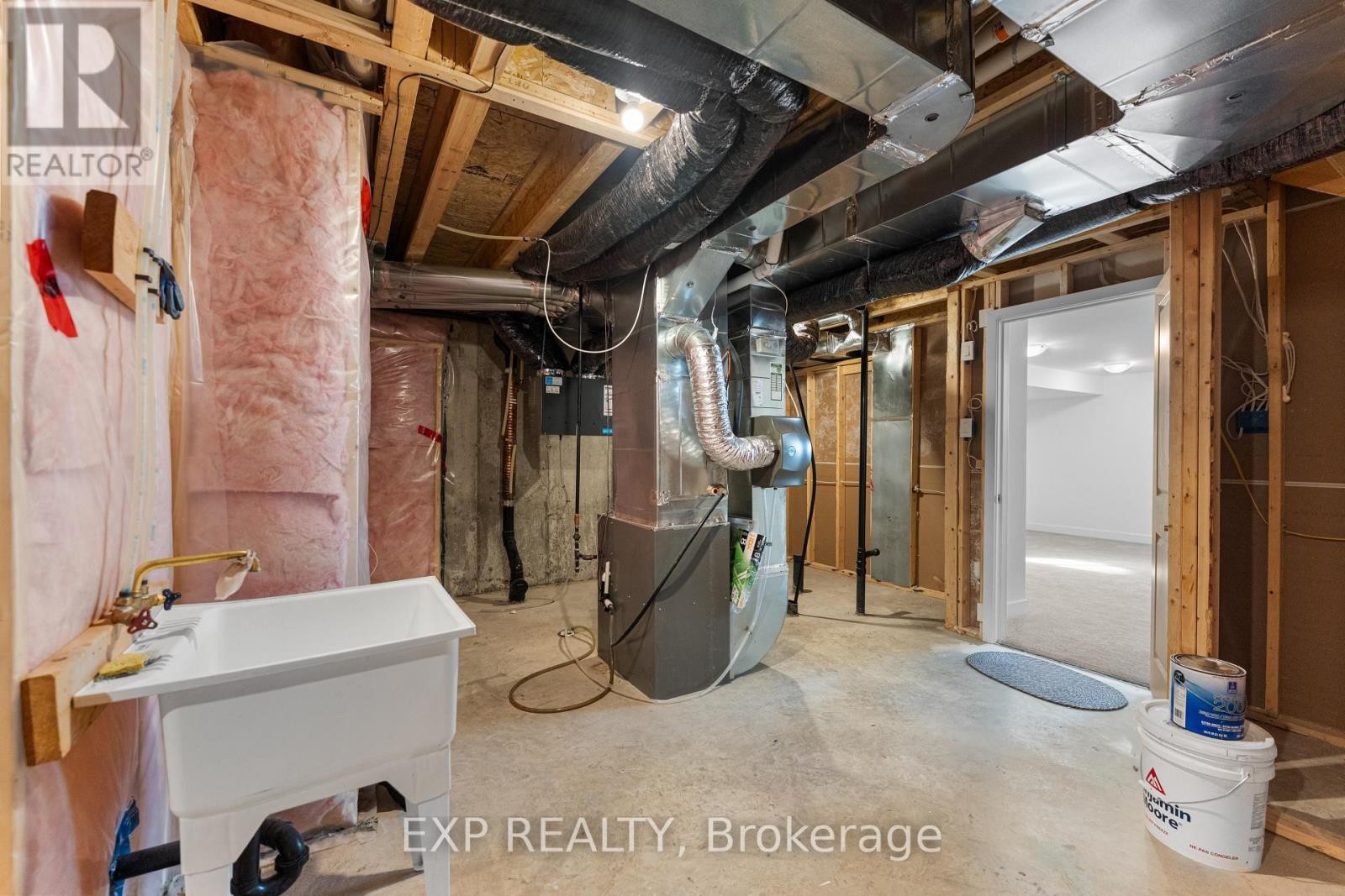 












27 MOOSONEE CRESCENT

,
Ottawa,




Ontario
K4M0L9

