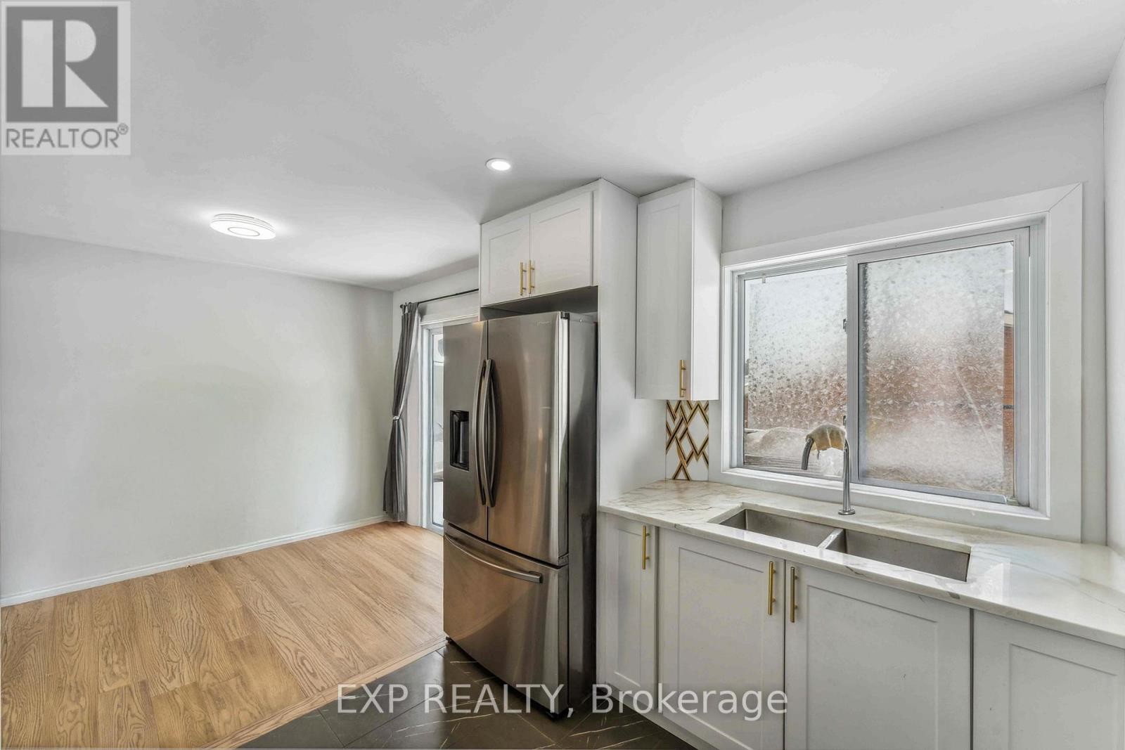 












44 SHERRY LANE

,
Ottawa,




Ontario
K2G3L8

