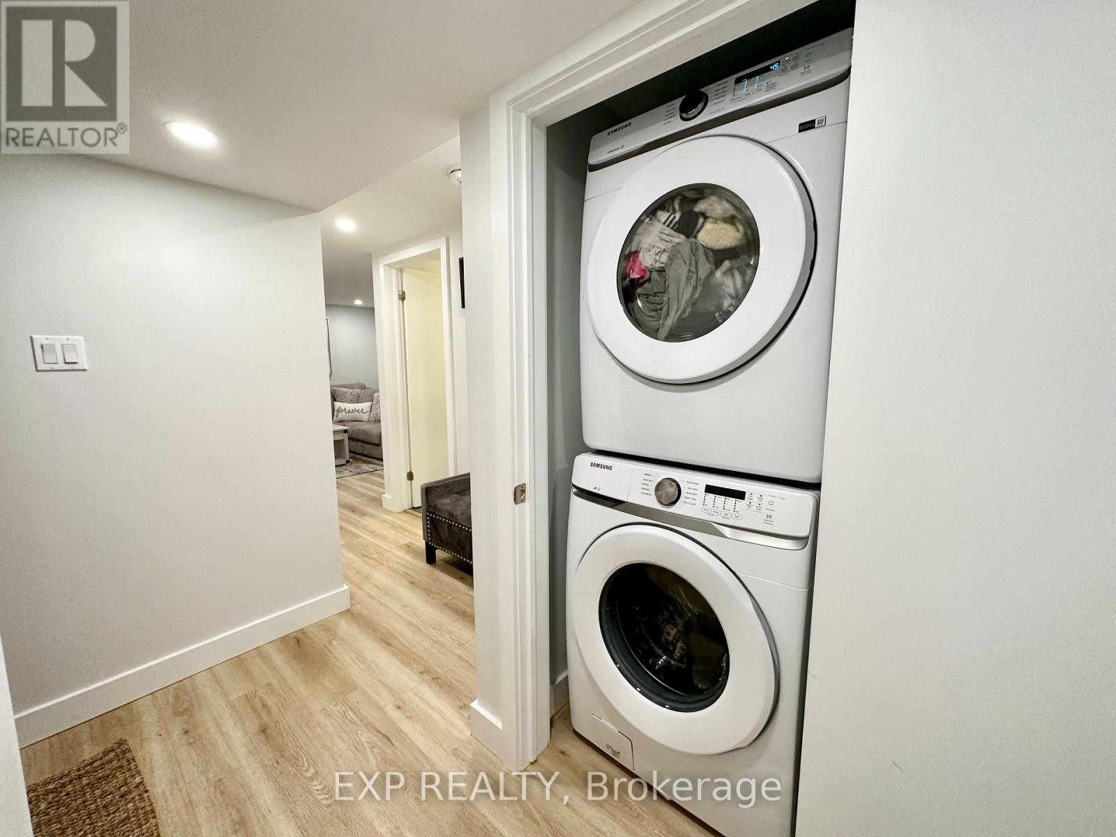 












44 SHERRY LANE

,
Ottawa,




Ontario
K2G3L8

