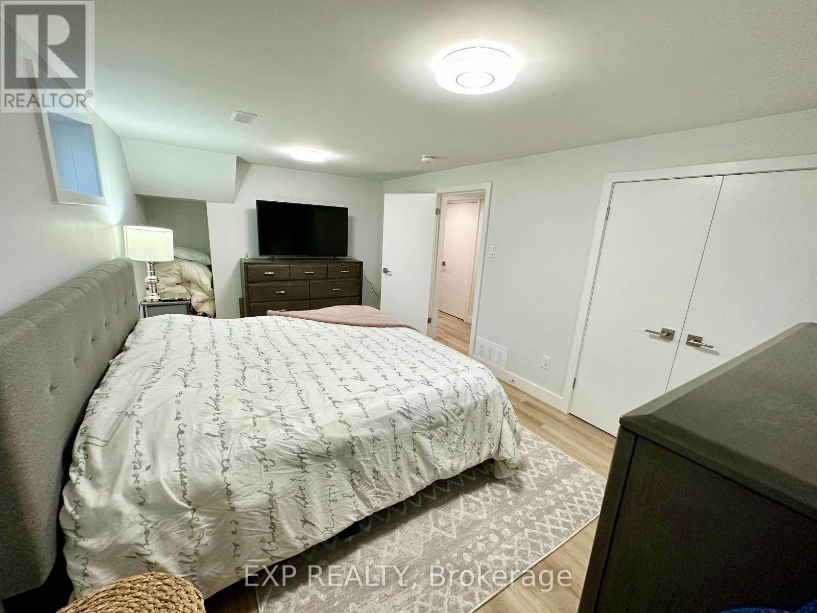 












44 SHERRY LANE

,
Ottawa,




Ontario
K2G3L8

