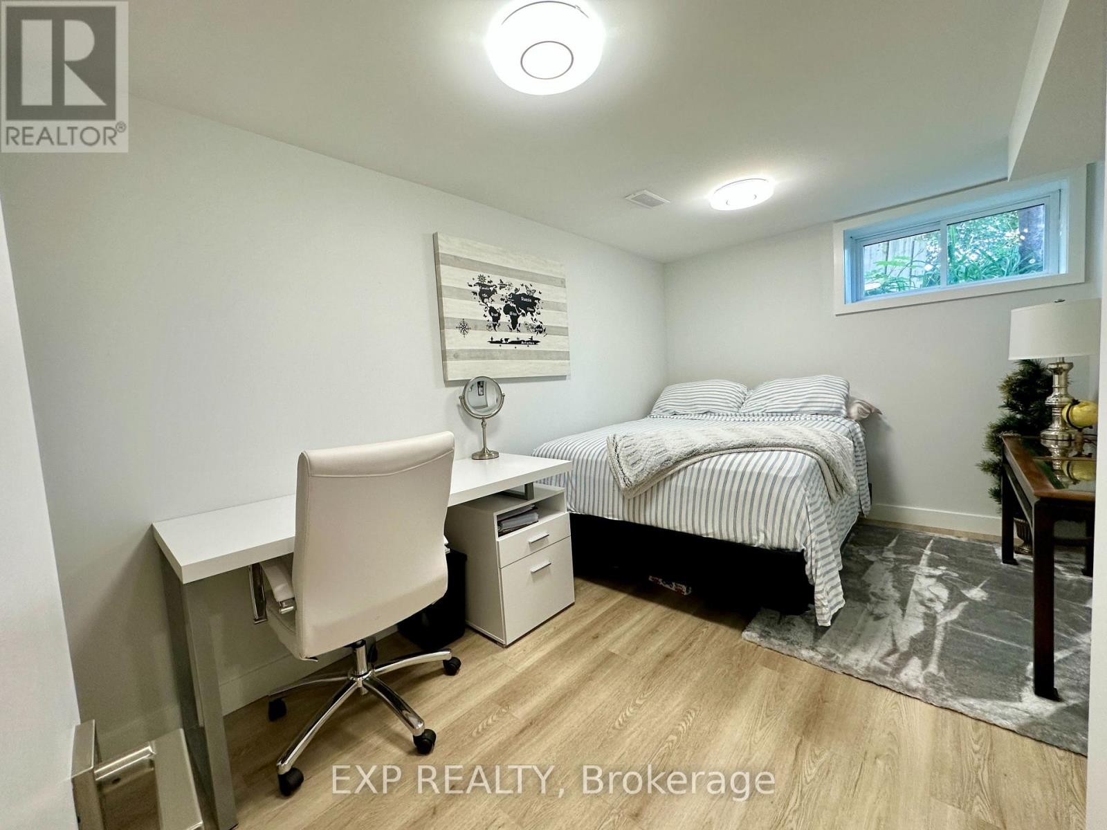 












44 SHERRY LANE

,
Ottawa,




Ontario
K2G3L8

