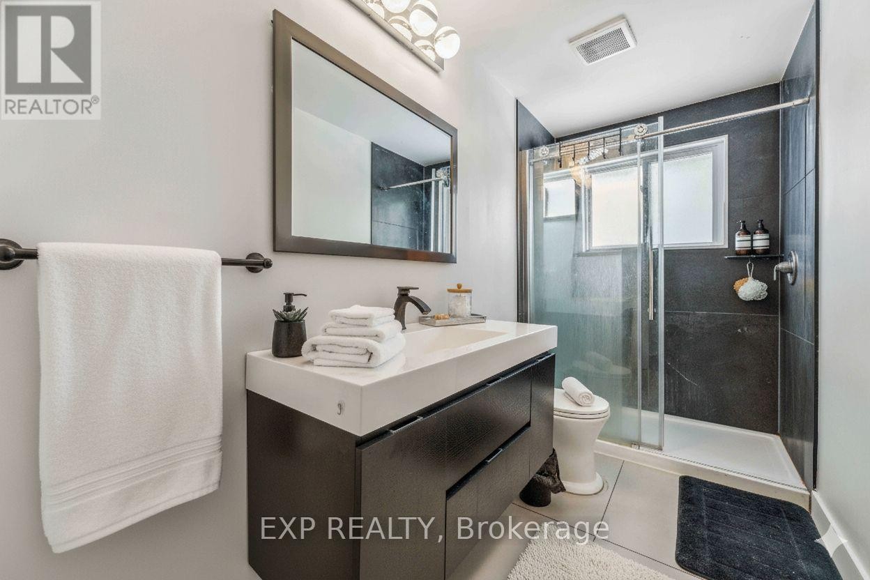 












44 SHERRY LANE

,
Ottawa,




Ontario
K2G3L8

