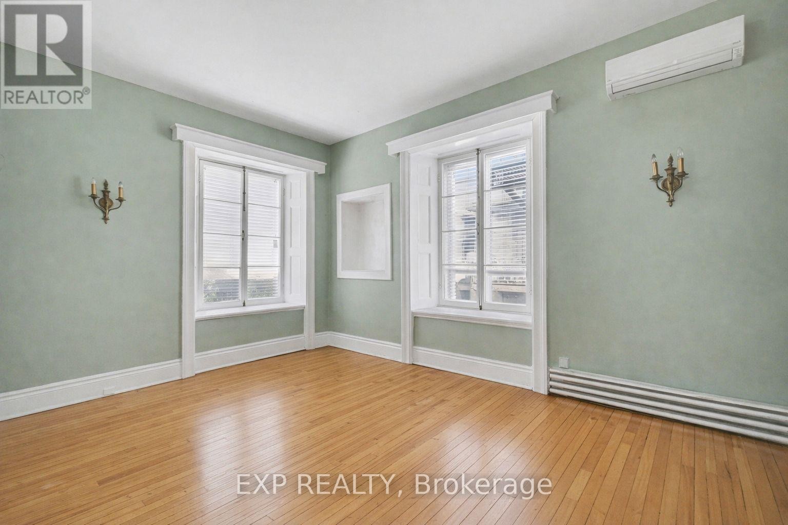 












149 DALY AVENUE

,
Ottawa,




Ontario
K1N6E8

