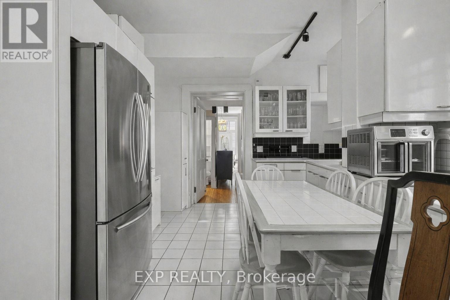 












149 DALY AVENUE

,
Ottawa,




Ontario
K1N6E8

