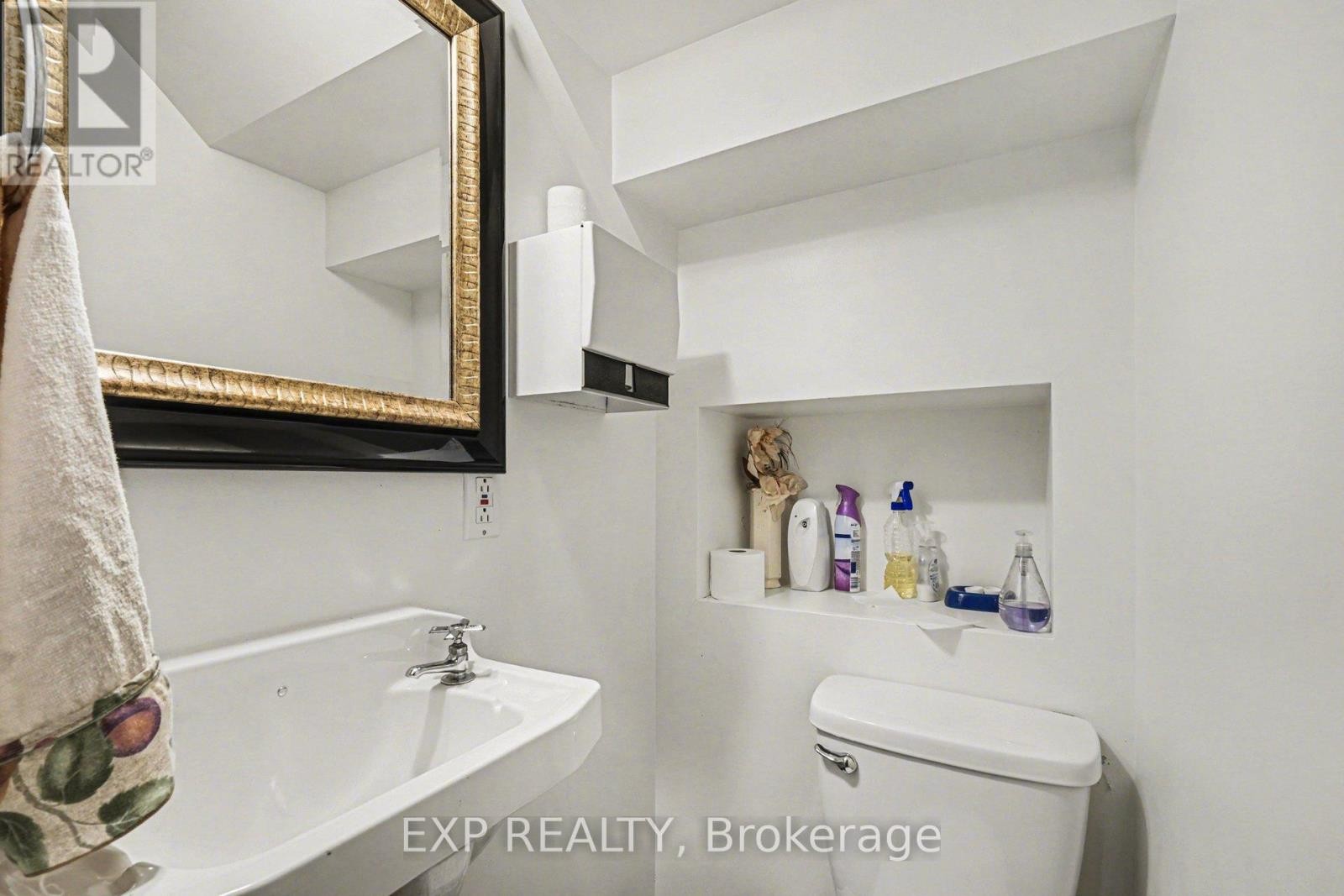 












149 DALY AVENUE

,
Ottawa,




Ontario
K1N6E8

