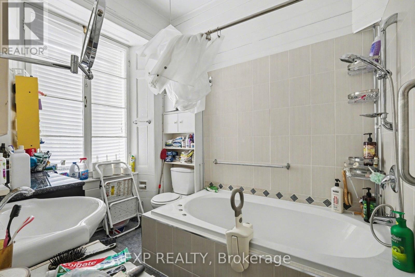 












149 DALY AVENUE

,
Ottawa,




Ontario
K1N6E8

