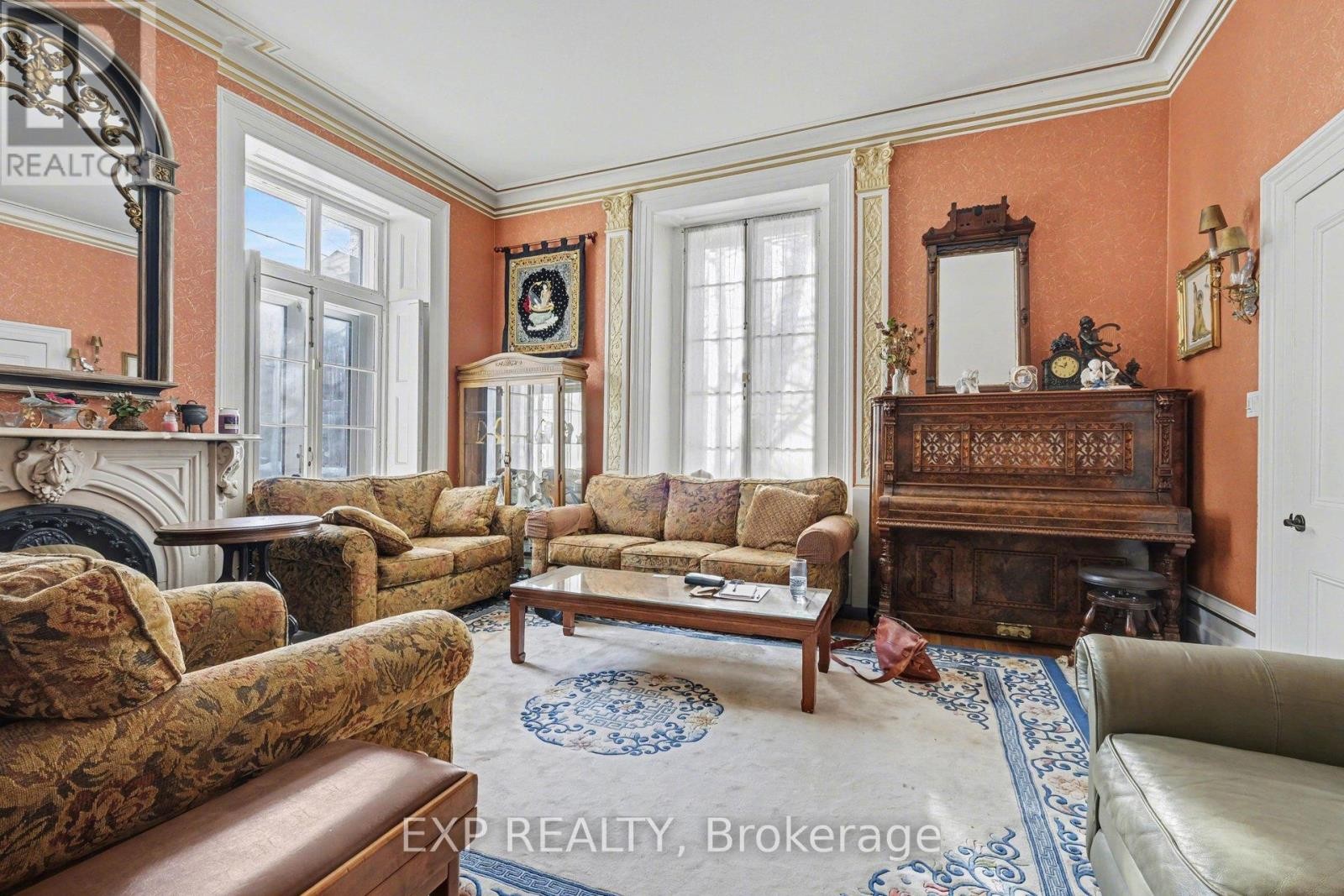 












149 DALY AVENUE

,
Ottawa,




Ontario
K1N6E8

