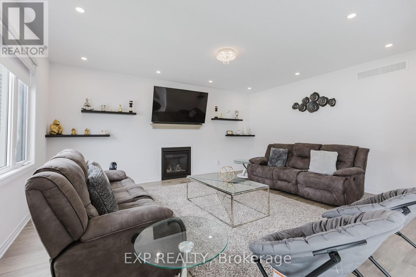 












504 ALBERT BOYD PRIVATE

,
Ottawa,




Ontario
K0A1L0

