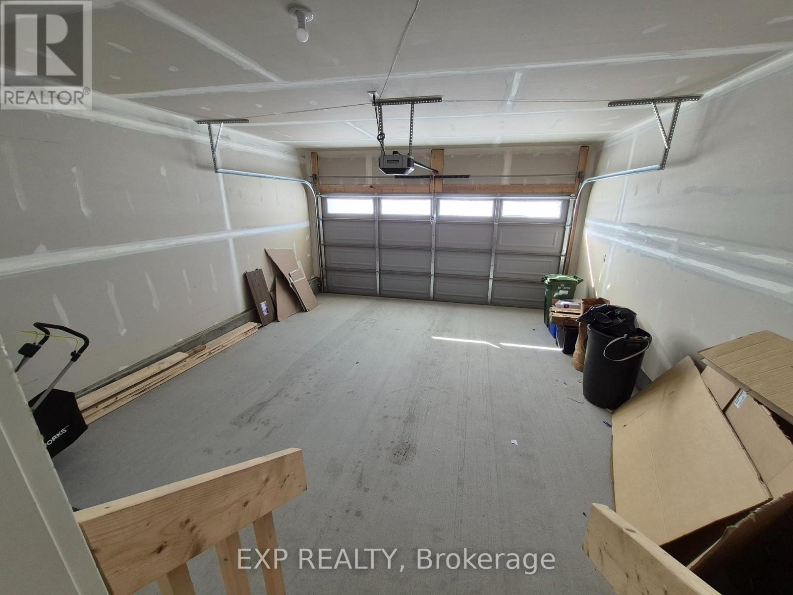 












805 PEARLY EVERLASTING CRESCENT

,
Ottawa,




Ontario
K0A2Z0

