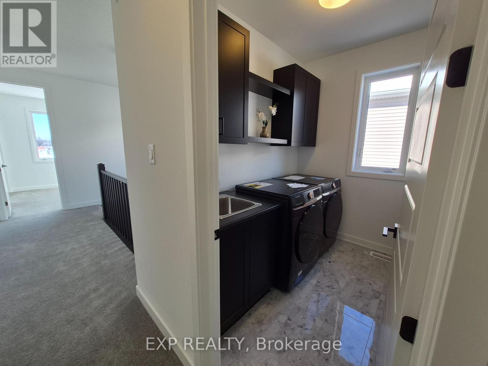 












805 PEARLY EVERLASTING CRESCENT

,
Ottawa,




Ontario
K0A2Z0

