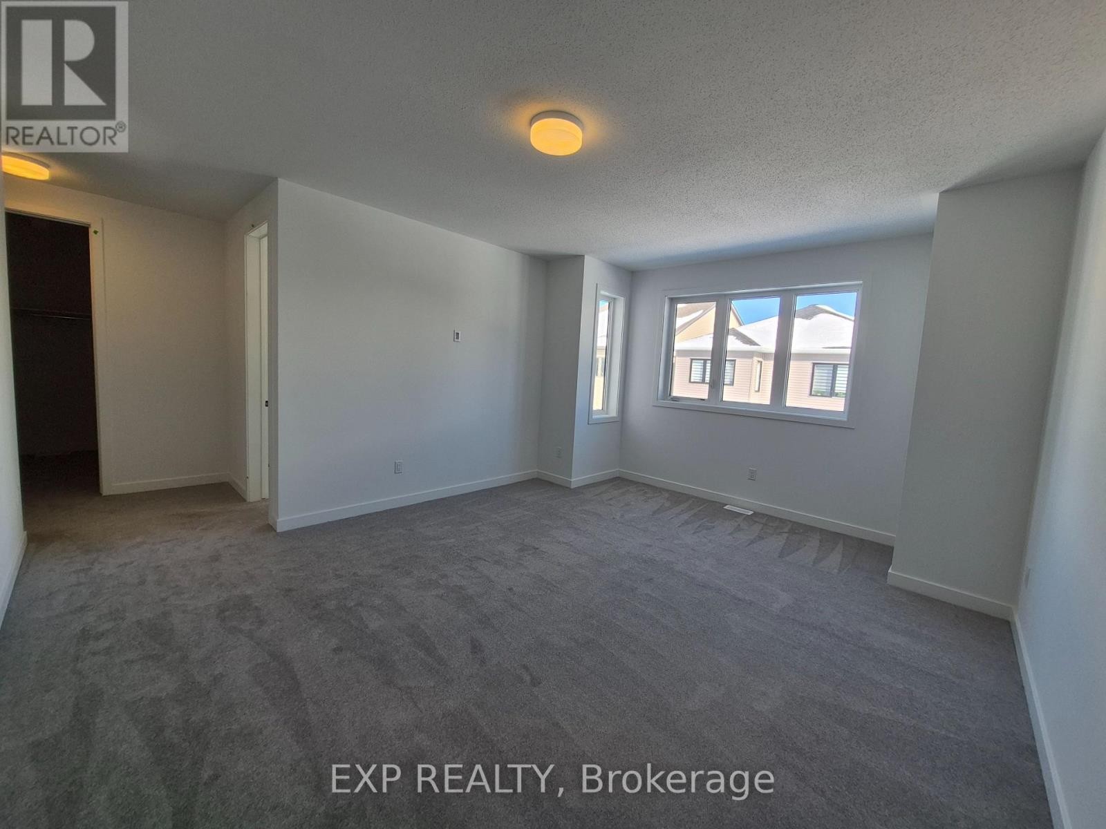 












805 PEARLY EVERLASTING CRESCENT

,
Ottawa,




Ontario
K0A2Z0

