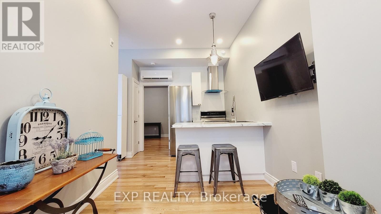 












101 - 157-159 JAMES STREET

,
Ottawa,




Ontario
K1R5M4

