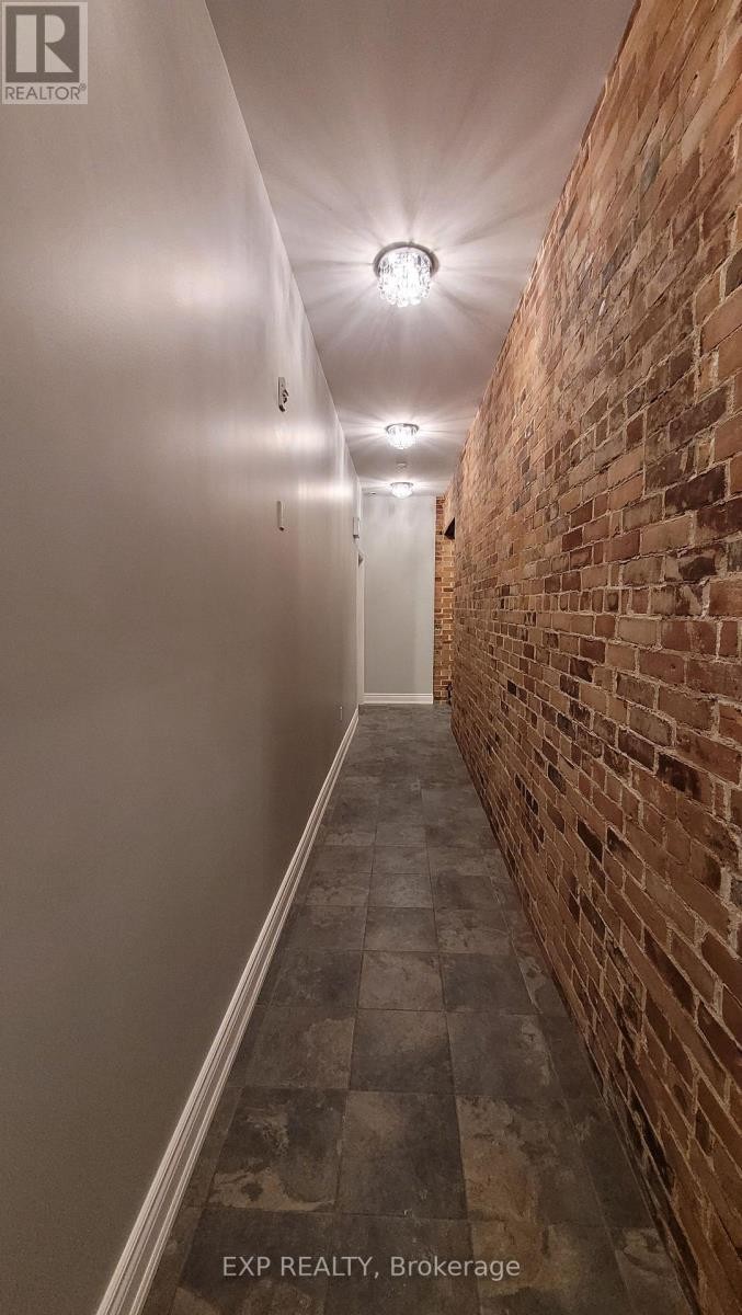 












101 - 157-159 JAMES STREET

,
Ottawa,




Ontario
K1R5M4

