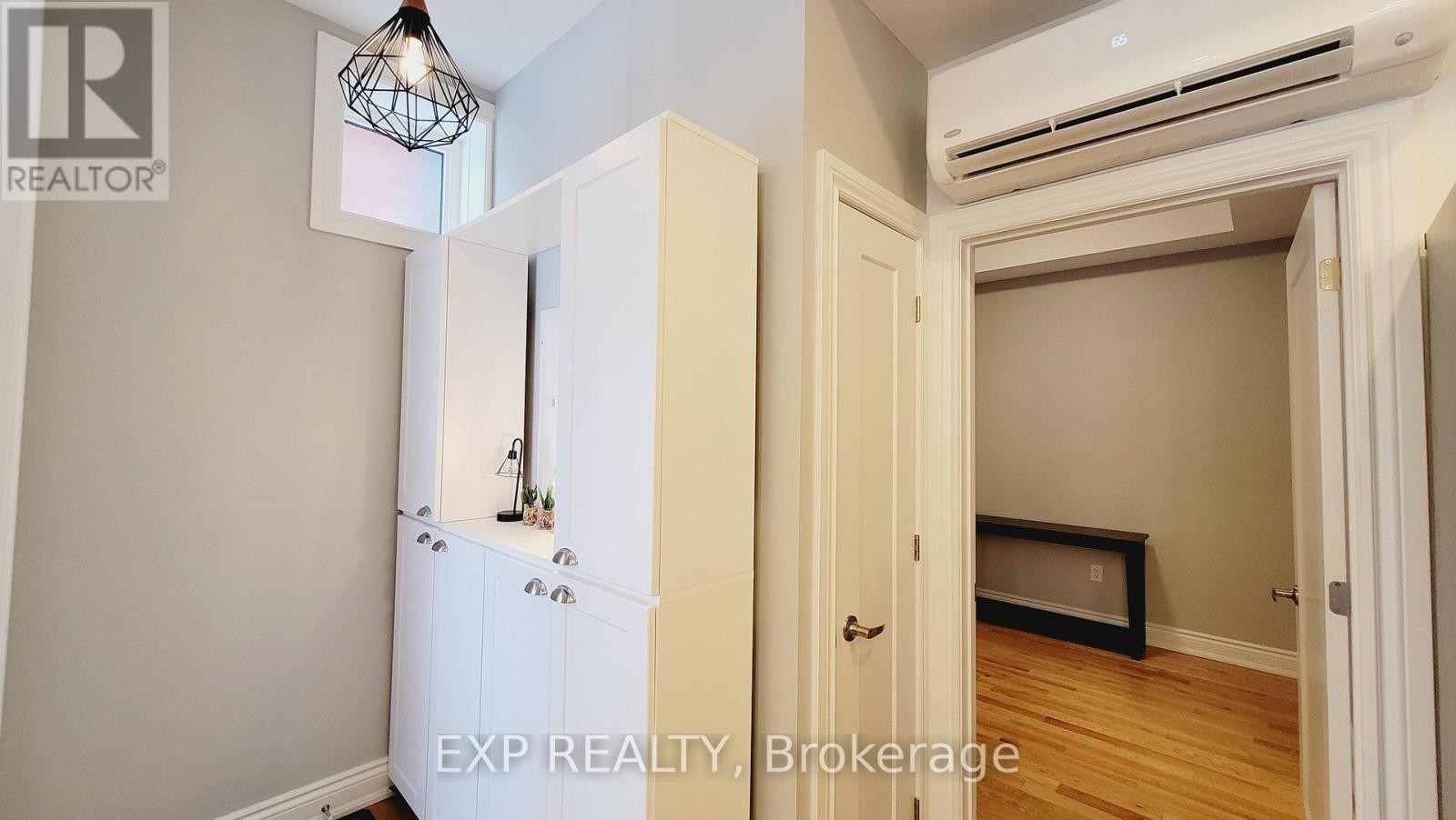 












101 - 157-159 JAMES STREET

,
Ottawa,




Ontario
K1R5M4

