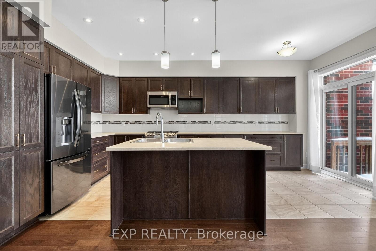 












529 ROWERS WAY

,
Ottawa,




Ontario
K1X0C6

