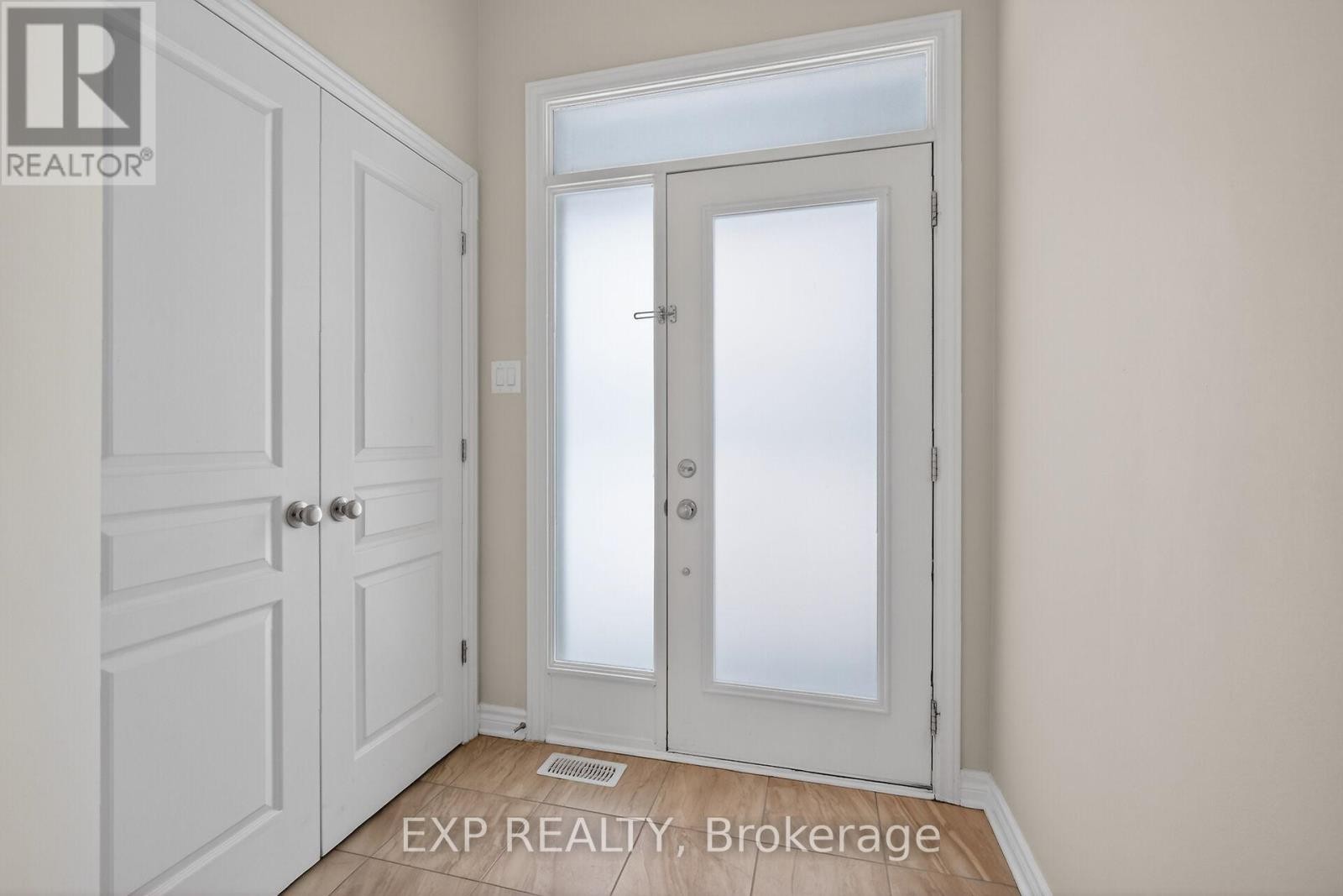 












529 ROWERS WAY

,
Ottawa,




Ontario
K1X0C6

