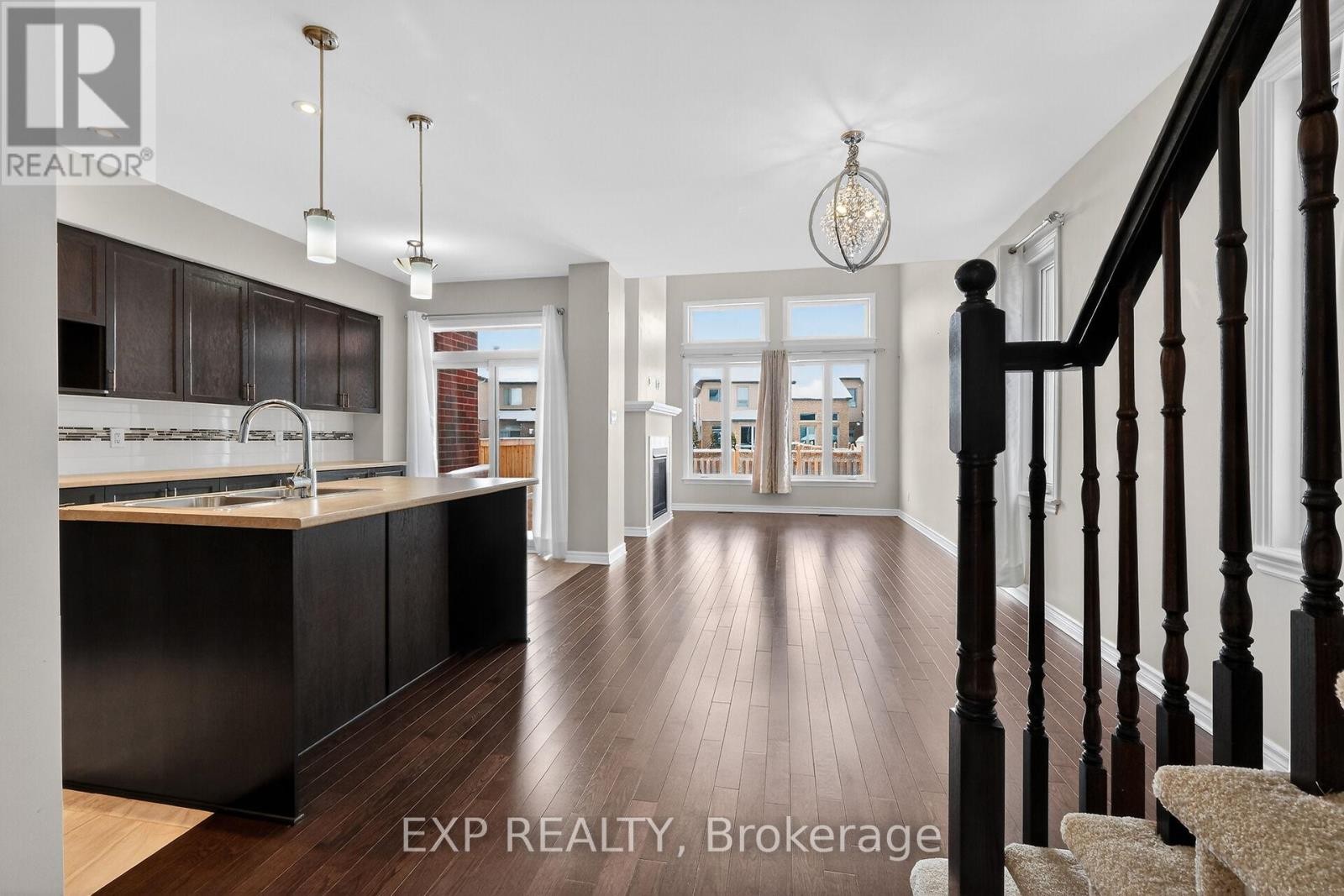 












529 ROWERS WAY

,
Ottawa,




Ontario
K1X0C6

