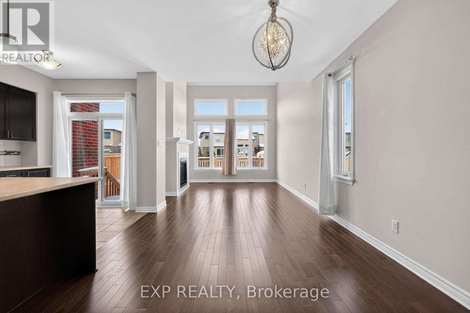 












529 ROWERS WAY

,
Ottawa,




Ontario
K1X0C6

