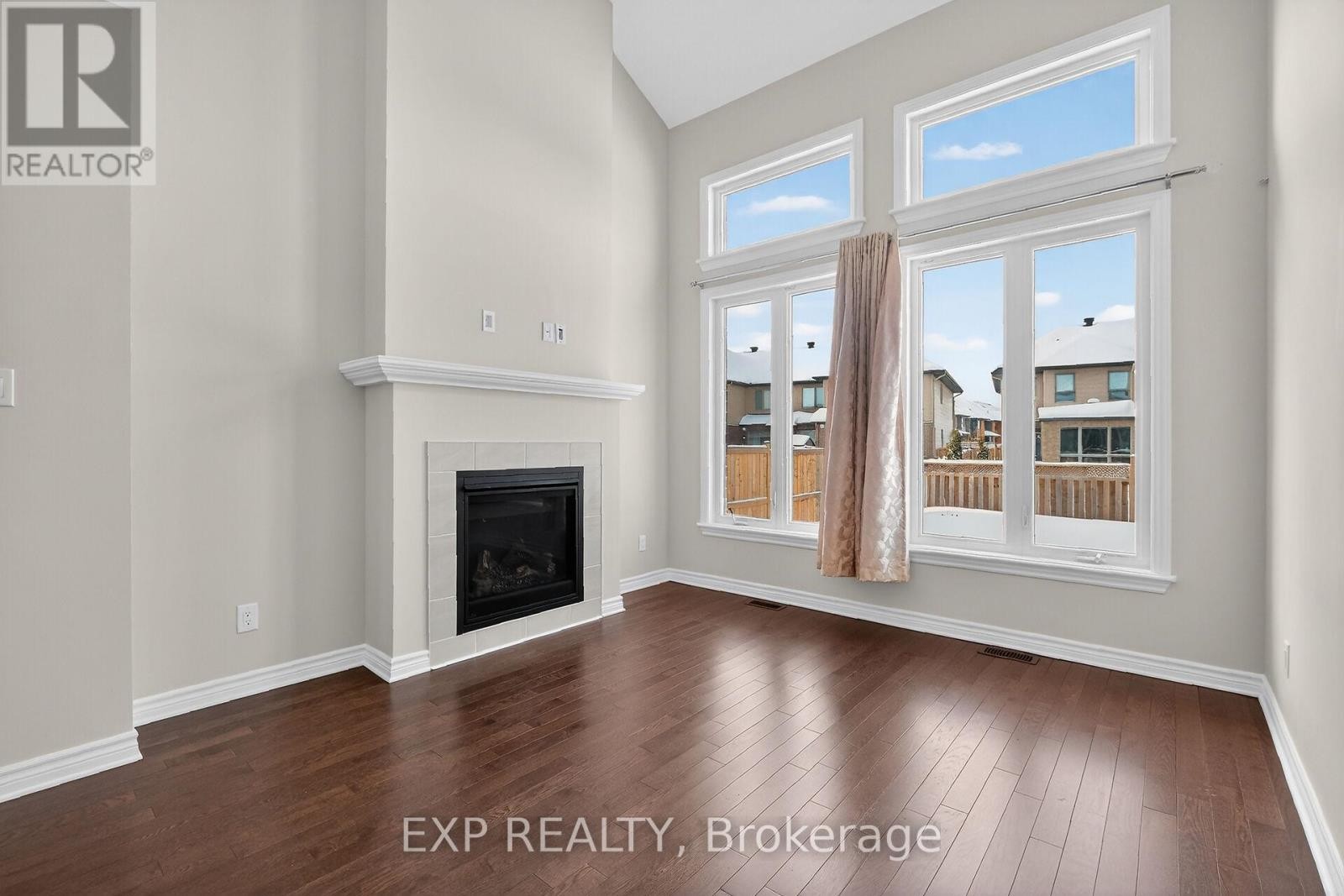 












529 ROWERS WAY

,
Ottawa,




Ontario
K1X0C6

