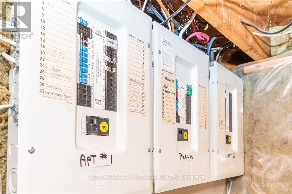 












391 GREENWOOD AVENUE

,
Ottawa,




Ontario
K2A0X4

