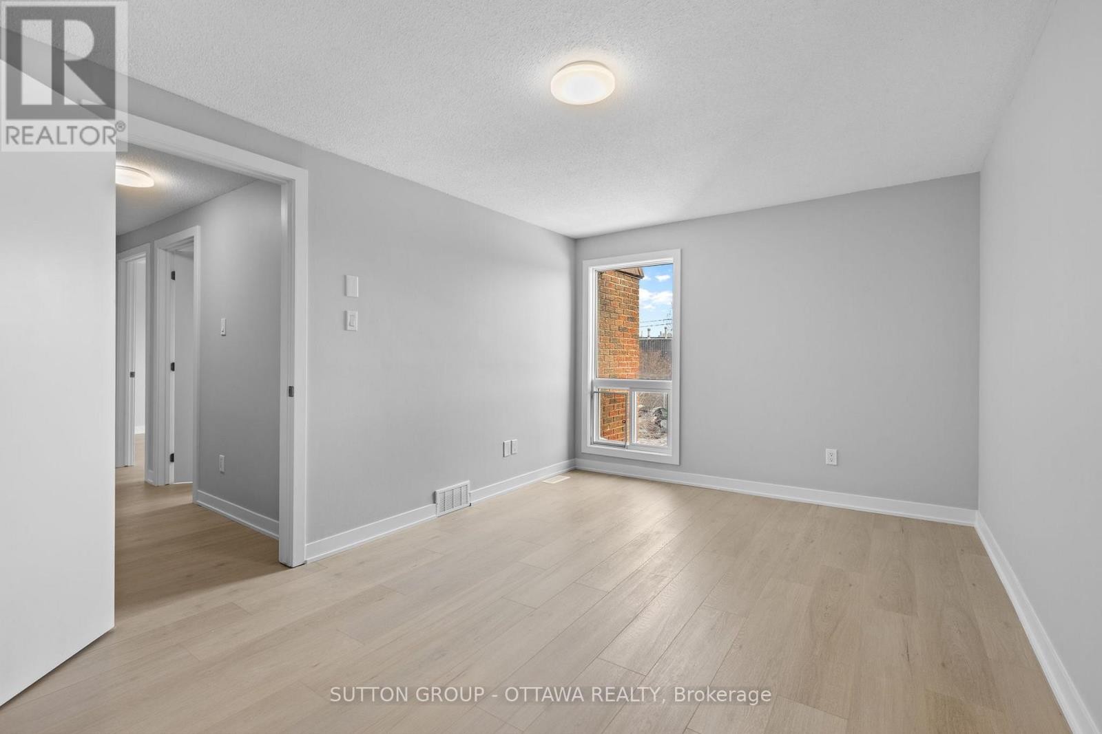 












68 - 2939 FAIRLEA CRESCENT

,
Ottawa,




Ontario
K1V9A5

