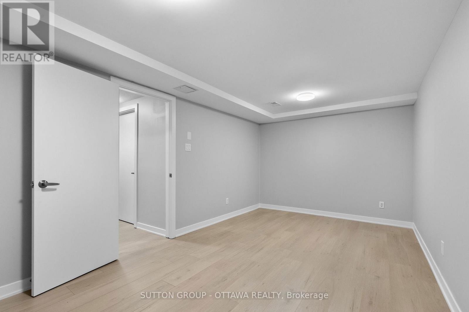 












68 - 2939 FAIRLEA CRESCENT

,
Ottawa,




Ontario
K1V9A5

