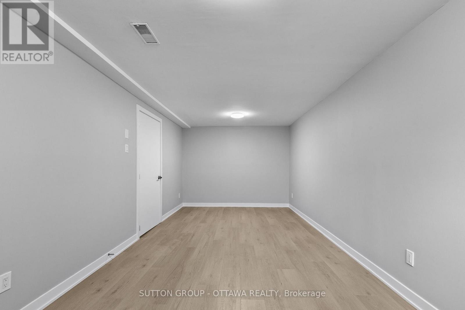 












68 - 2939 FAIRLEA CRESCENT

,
Ottawa,




Ontario
K1V9A5

