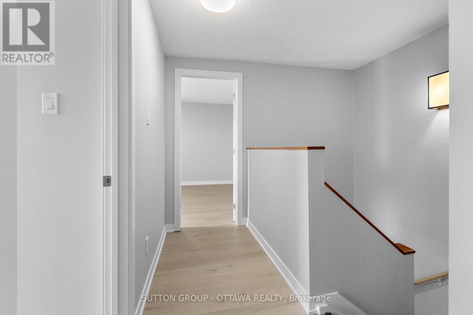 












68 - 2939 FAIRLEA CRESCENT

,
Ottawa,




Ontario
K1V9A5

