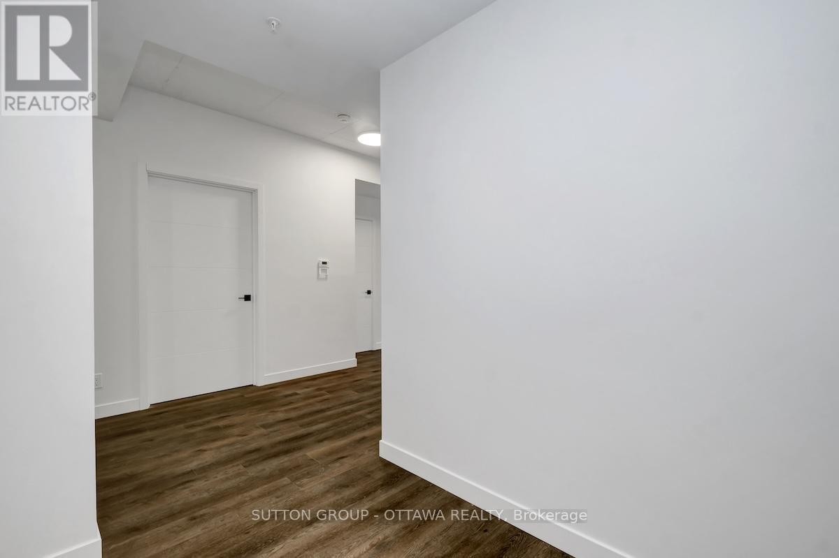 












601 - 399 WINSTON AVENUE

,
Ottawa,




Ontario
K2A1Y8

