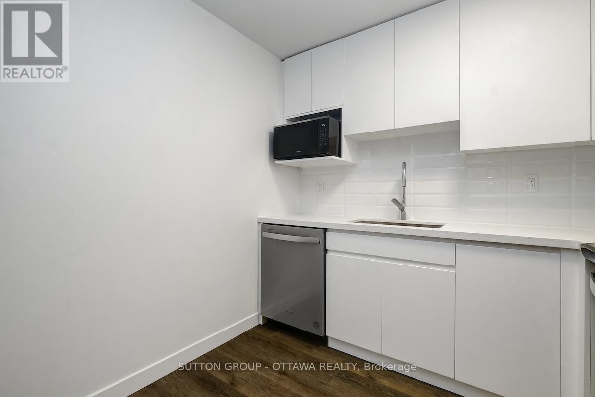 












601 - 399 WINSTON AVENUE

,
Ottawa,




Ontario
K2A1Y8

