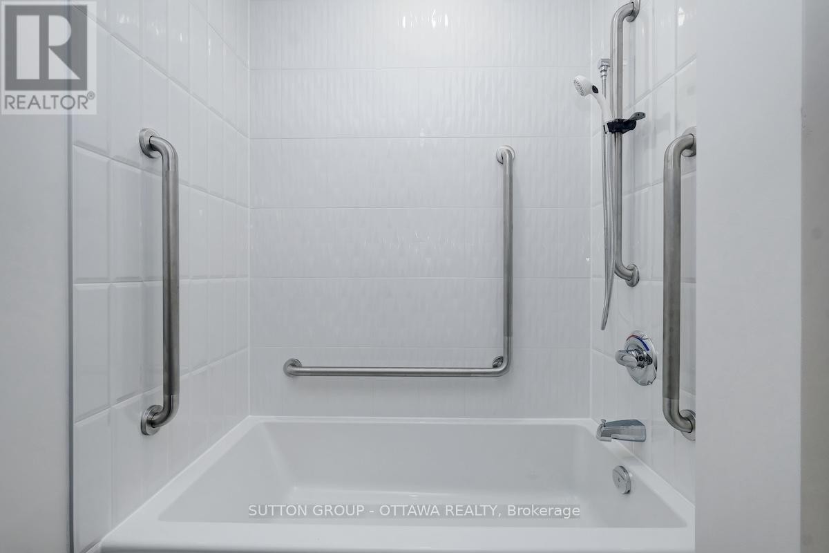 












601 - 399 WINSTON AVENUE

,
Ottawa,




Ontario
K2A1Y8

