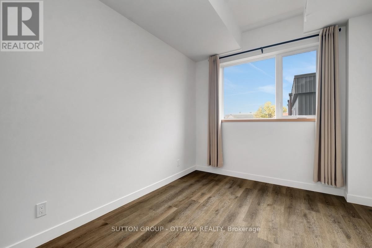 












601 - 399 WINSTON AVENUE

,
Ottawa,




Ontario
K2A1Y8

