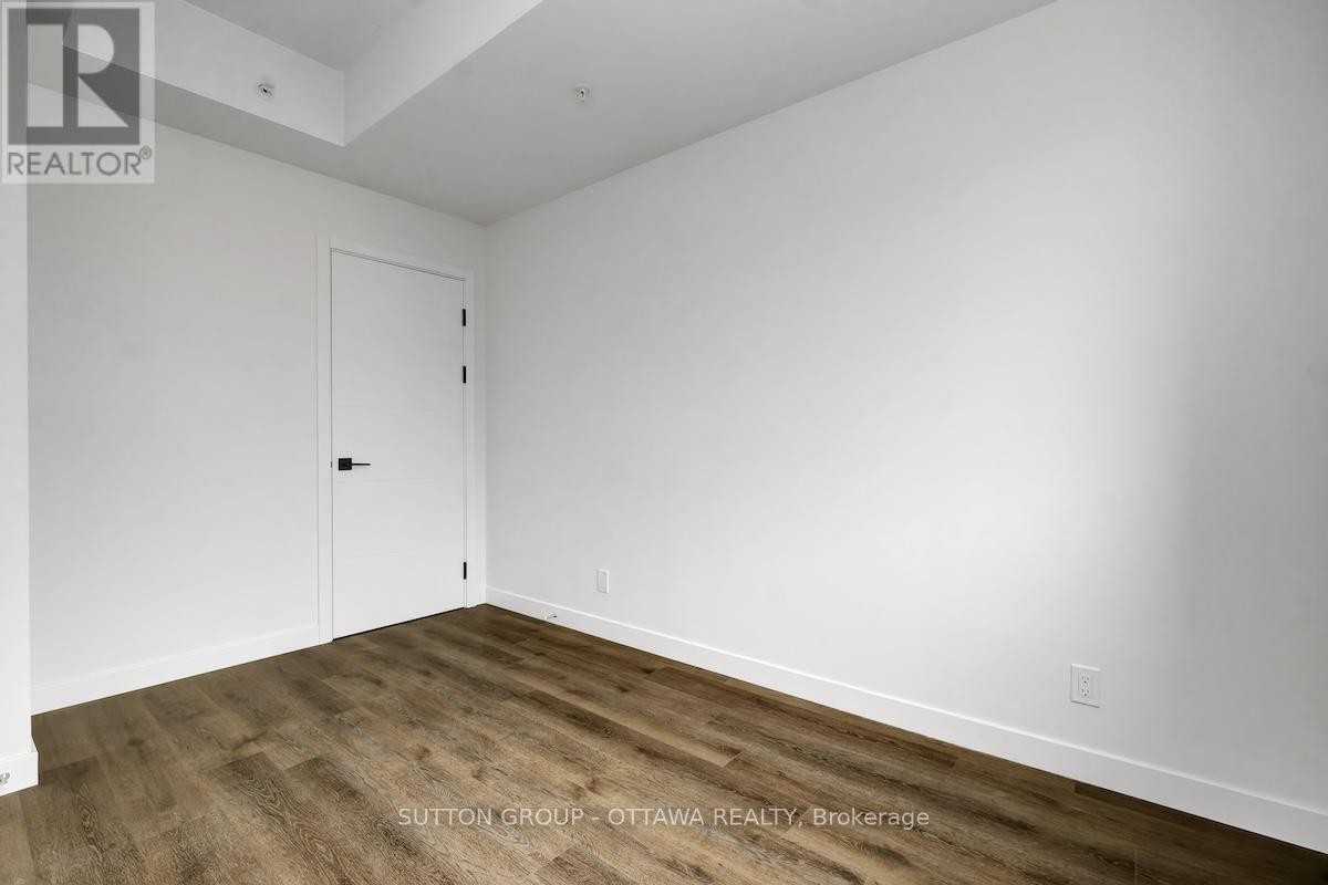 












601 - 399 WINSTON AVENUE

,
Ottawa,




Ontario
K2A1Y8

