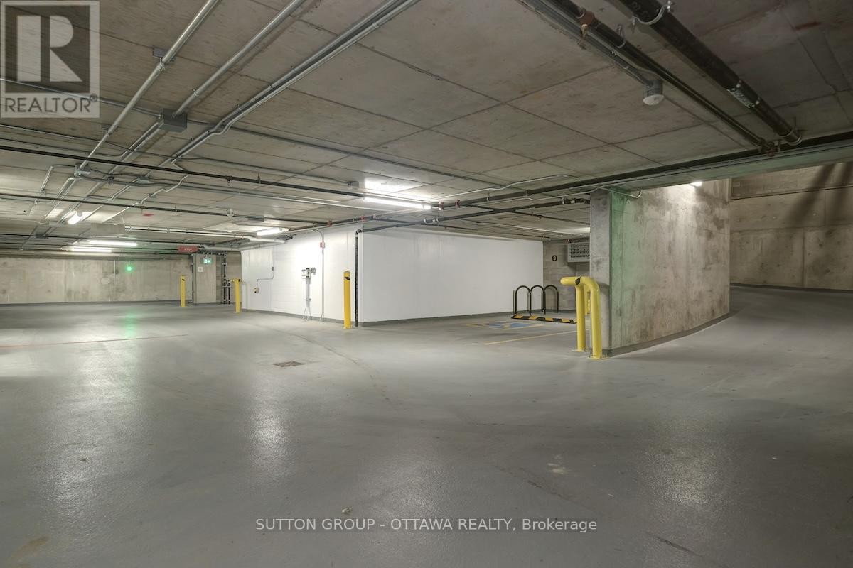 












601 - 399 WINSTON AVENUE

,
Ottawa,




Ontario
K2A1Y8

