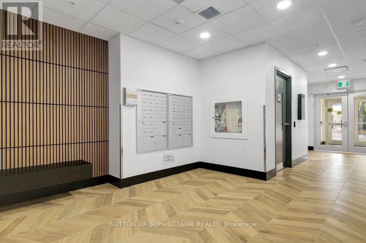 












601 - 399 WINSTON AVENUE

,
Ottawa,




Ontario
K2A1Y8

